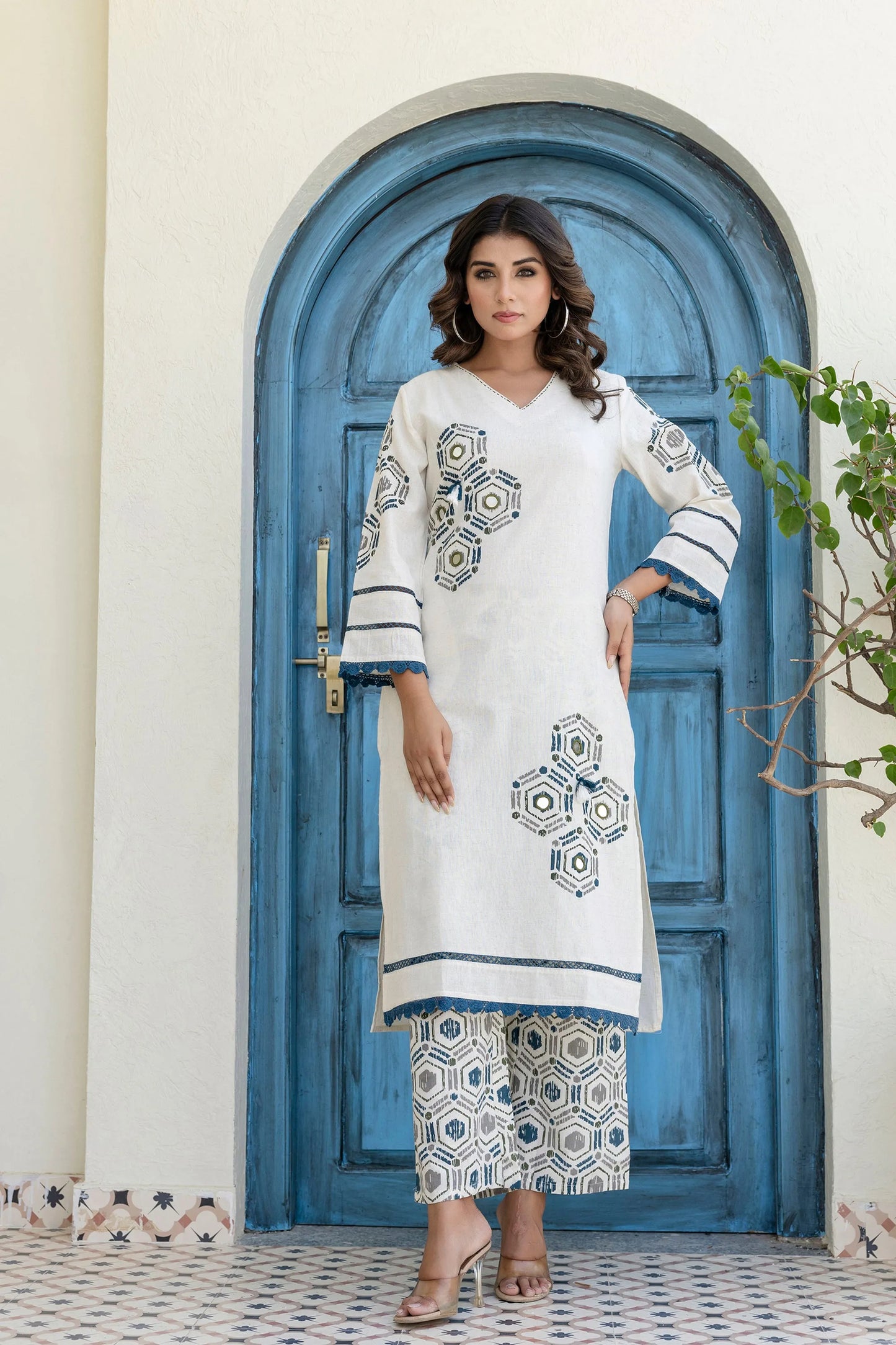 Off White Geometric Co-ord set with Palazzo