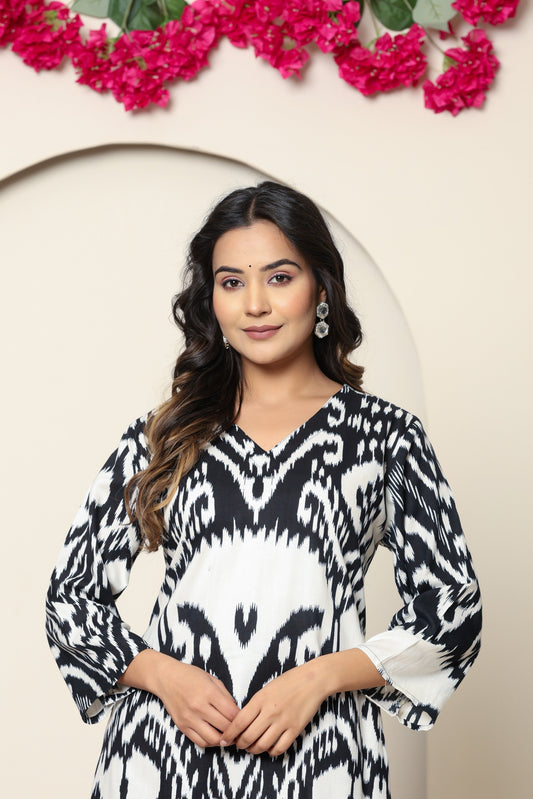 Noor in Noir Kurti Set