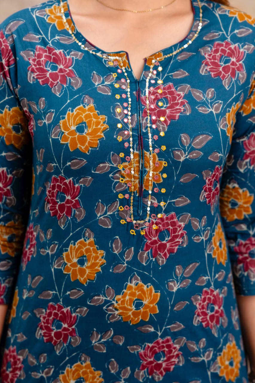 Zaria - Floral Kurti Set