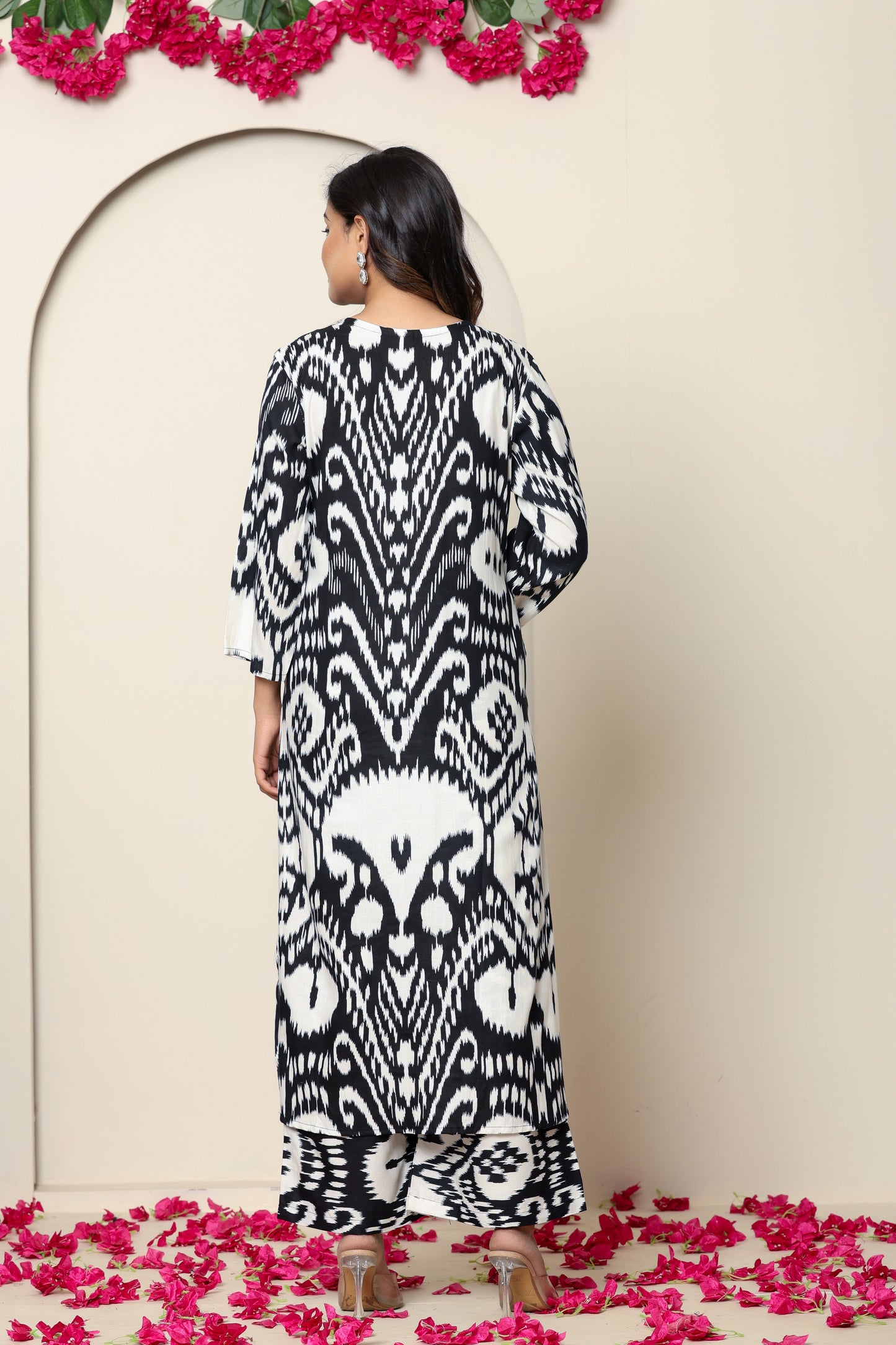Noor in Noir Kurti Set