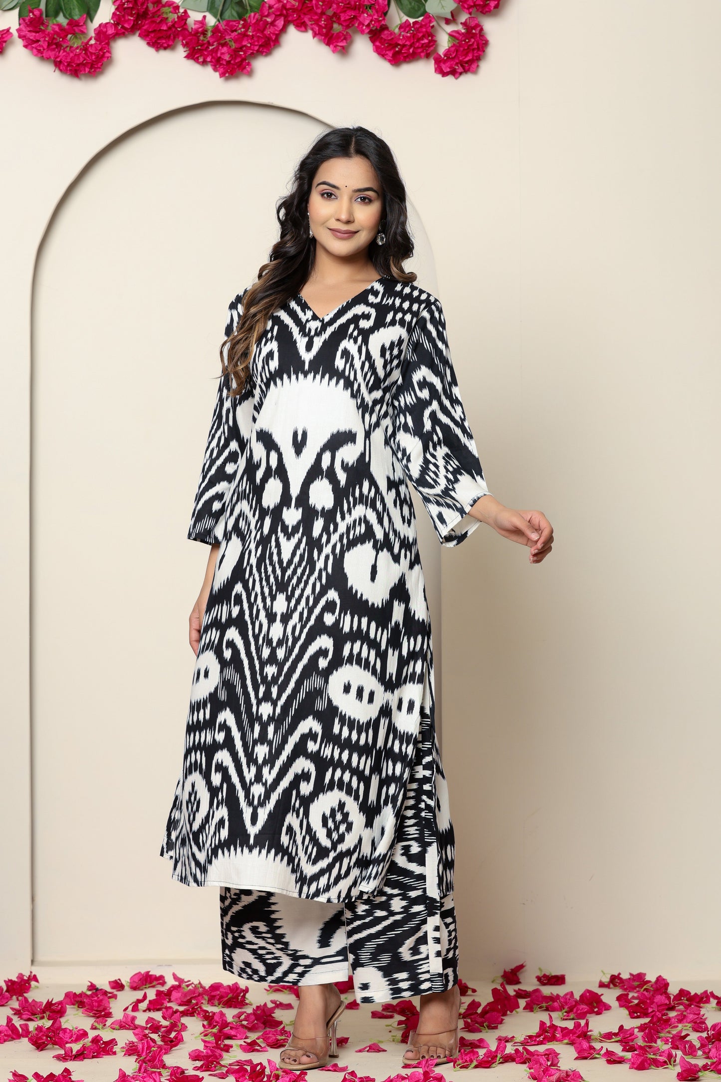 Noor in Noir Kurti Set